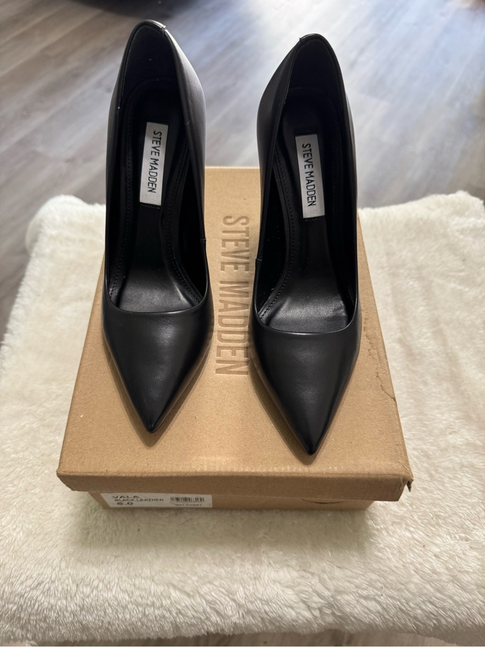 Steve Madden Black Pointed Leather Pumps